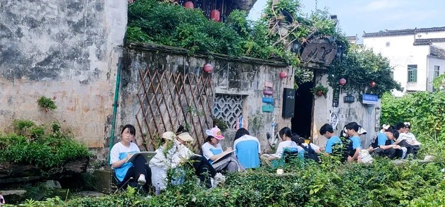 学生写生 (4).jpg 图片